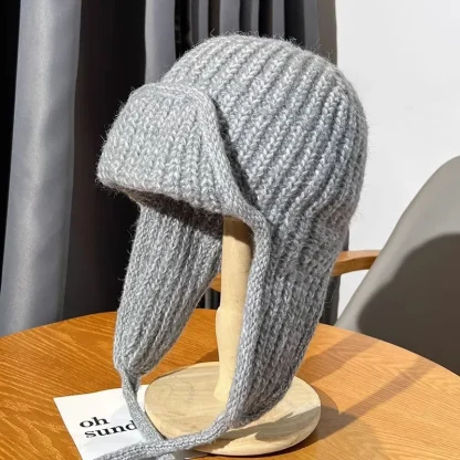 Knitted Solid Color Trapper Hat with Ear Flaps - Image 4
